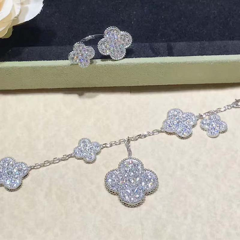 [Regalia jewelry]CLOVER 6 MOTIFS SILVER DIAMOND BRACELET