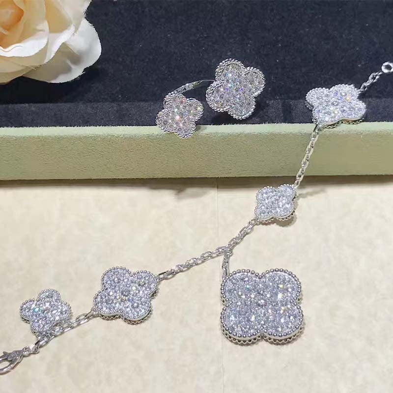 [Regalia jewelry]CLOVER 6 MOTIFS SILVER DIAMOND BRACELET