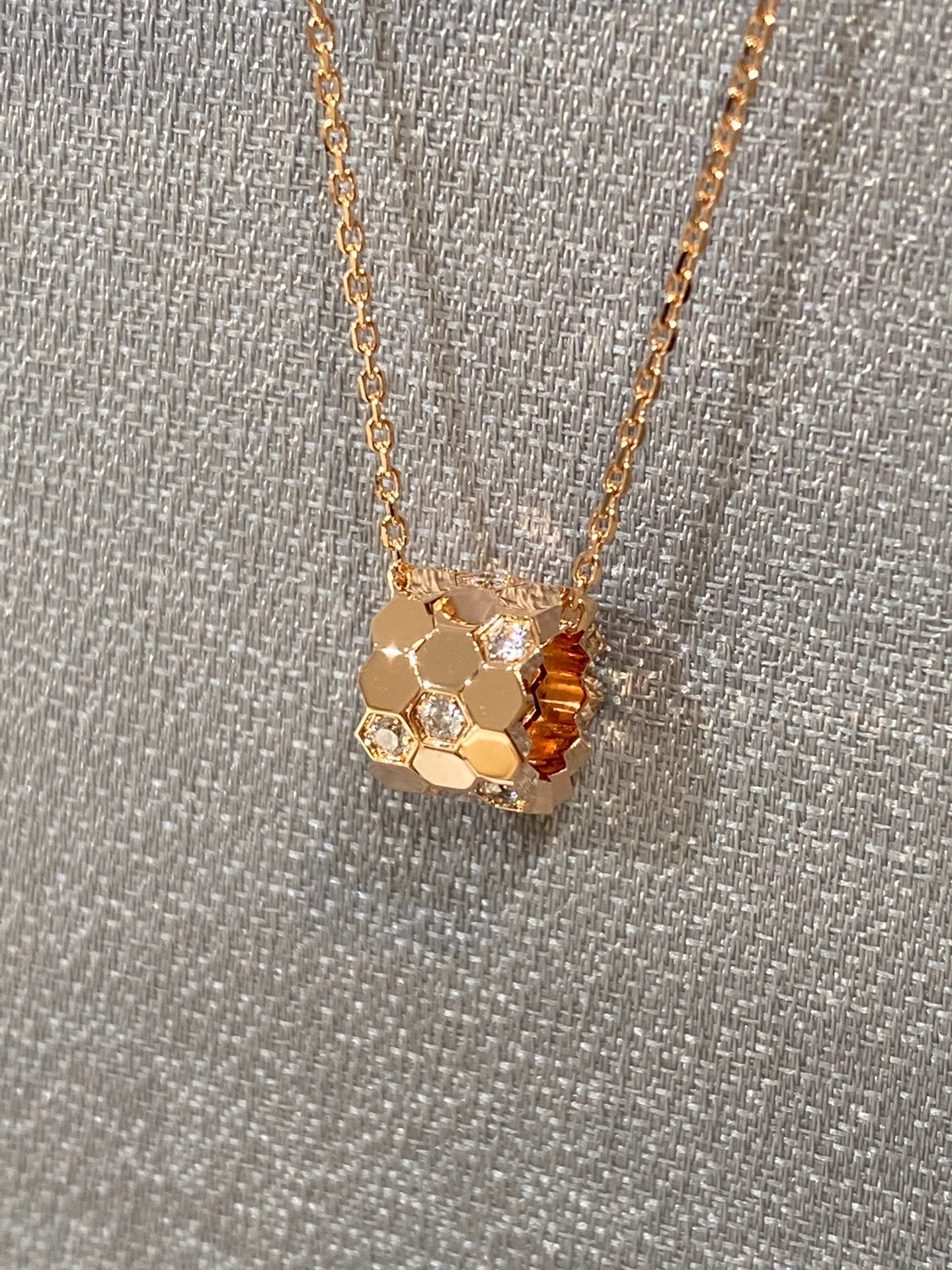 [Regalia jewelry]BEE LOVE DIAMOND NECKLACE