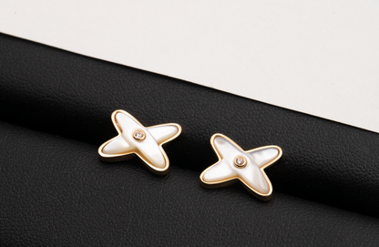 [Regalia jewelry]JEUX DE WHITE MOP PINK GOLD DIAMOND EARRINGS