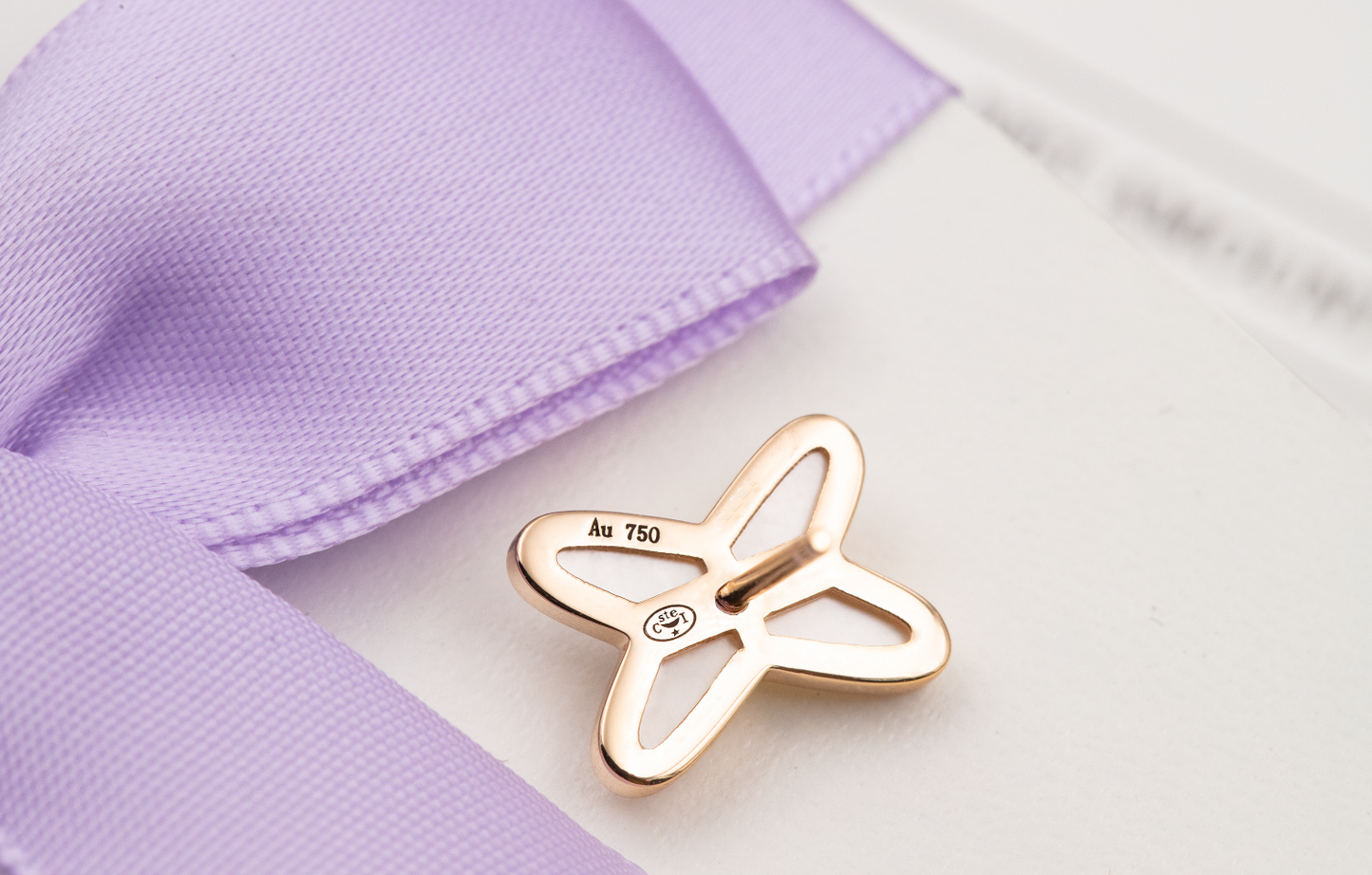 [Regalia jewelry]JEUX DE WHITE MOP PINK GOLD DIAMOND EARRINGS