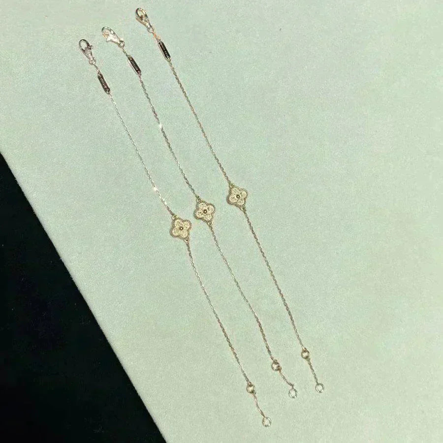 [Regalia jewelry]CLOVER SINGLE FLOWER BRACELET