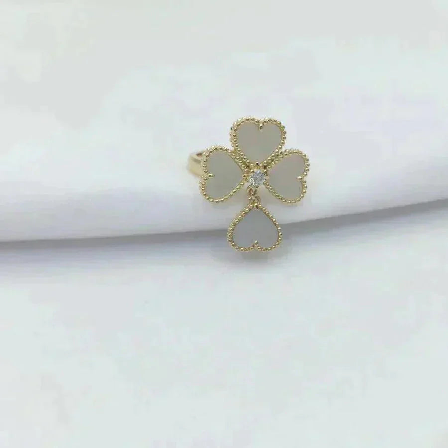 [Regalia jewelry]SWEET CLOVER WHITE MOP RING