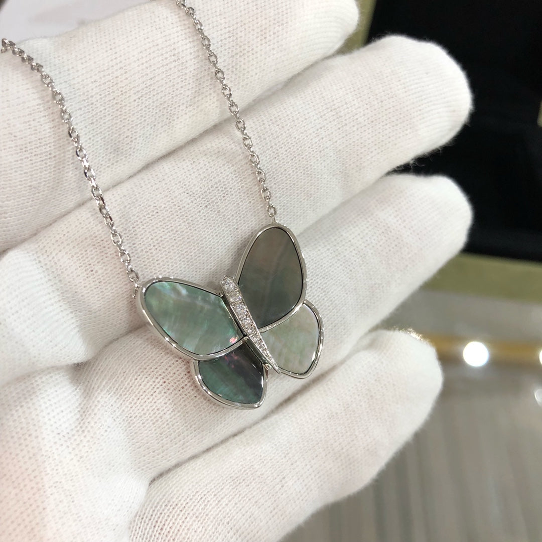 [Regalia jewelry]LARGE BUTTERFLY SILVER PENDANT DIAMOND NECKLACE