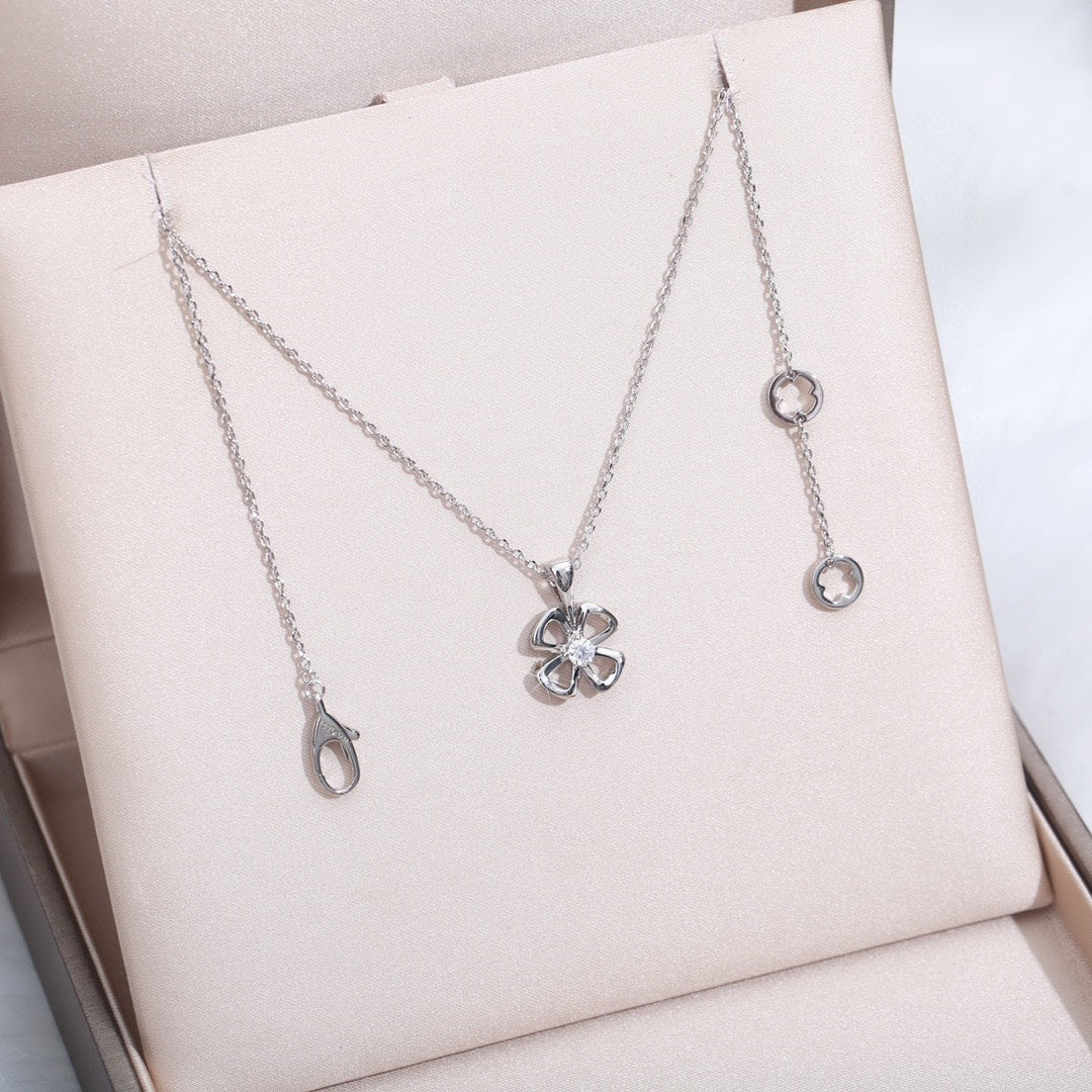 [Regalia jewelry]FIOREVER NECKLACE DIAMOND CENTER